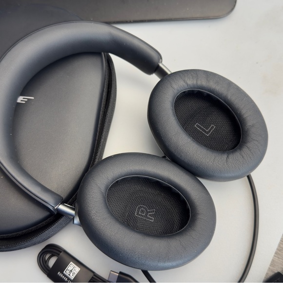 Bose QuietComfort Ultra Bluetooth Headphones, Wireless Headphones - Picture 4 of 10